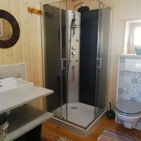 Alpesi faház Le